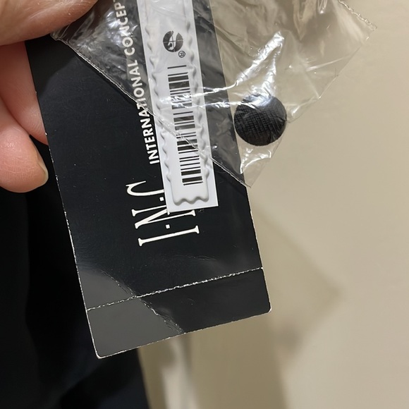 I.N.C. Black gathered blouse (sz m) - Picture 3 of 8